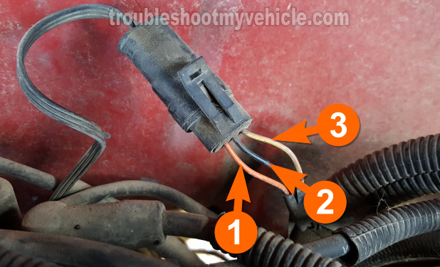 Making Sure The CMP Sensor Has 8 Volts. How To Test The Camshaft Position Sensor (1992, 1993, 1994, 1995 3.9L V6 Dodge Ram Pickup)